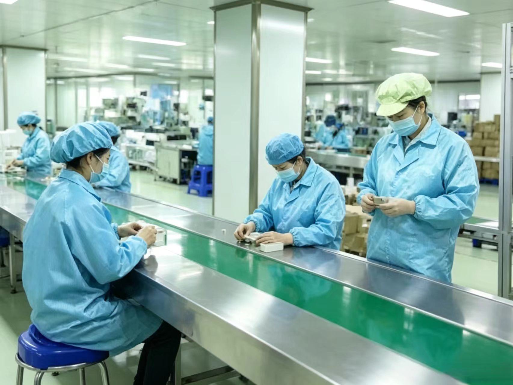 Color cosmetics production at Zhen Rong